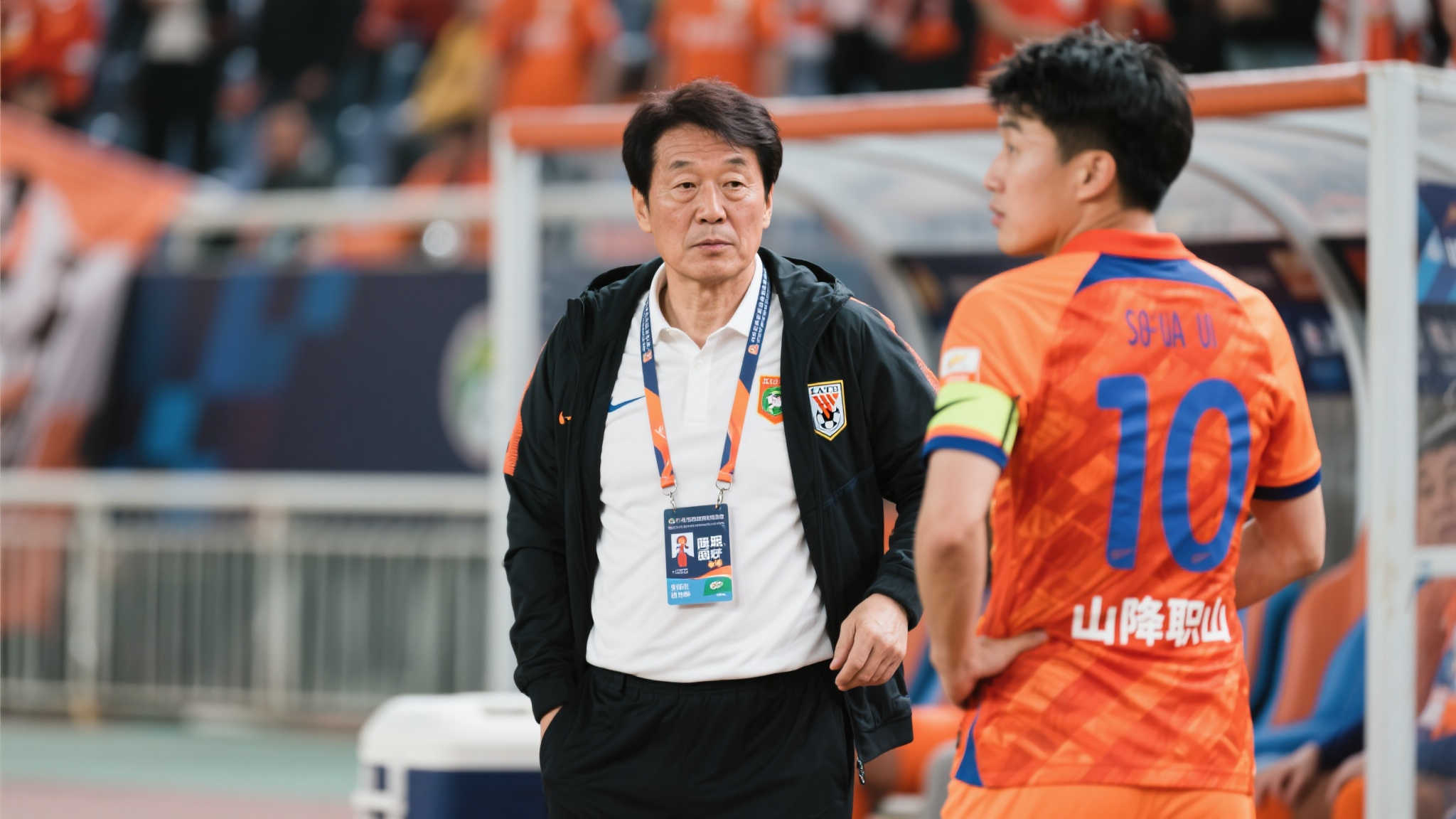 近期，泰山队接连遭遇挫折，引发了球迷和媒体对主教练